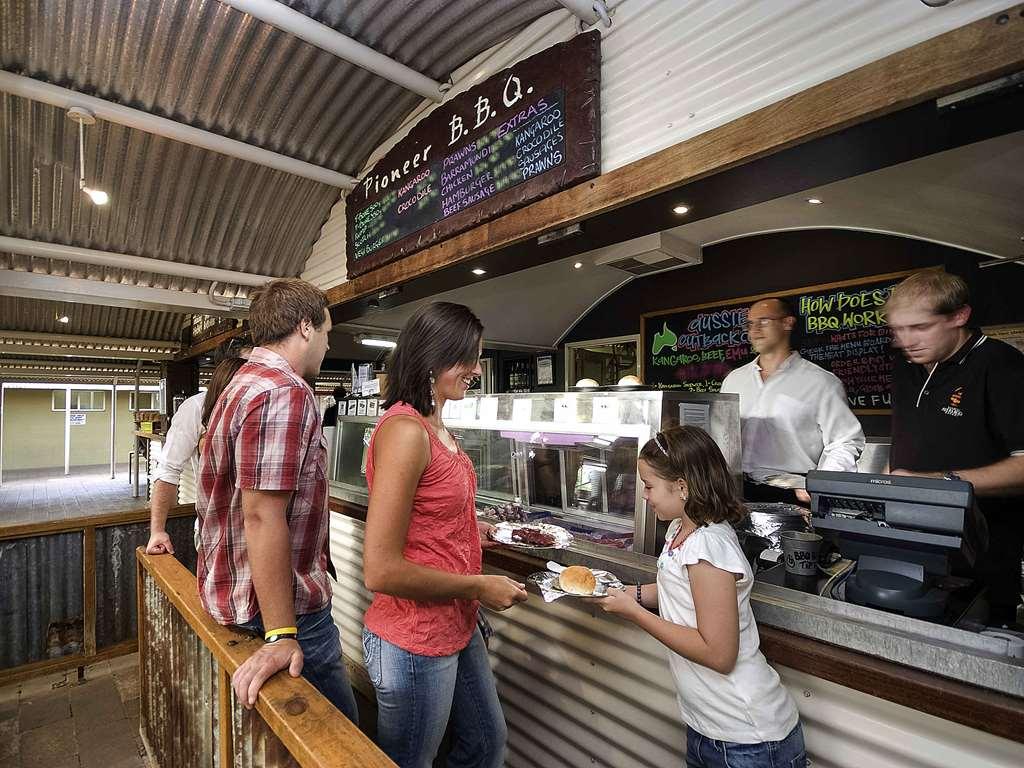 Outback Hotel Ayers Rock Restoran fotoğraf