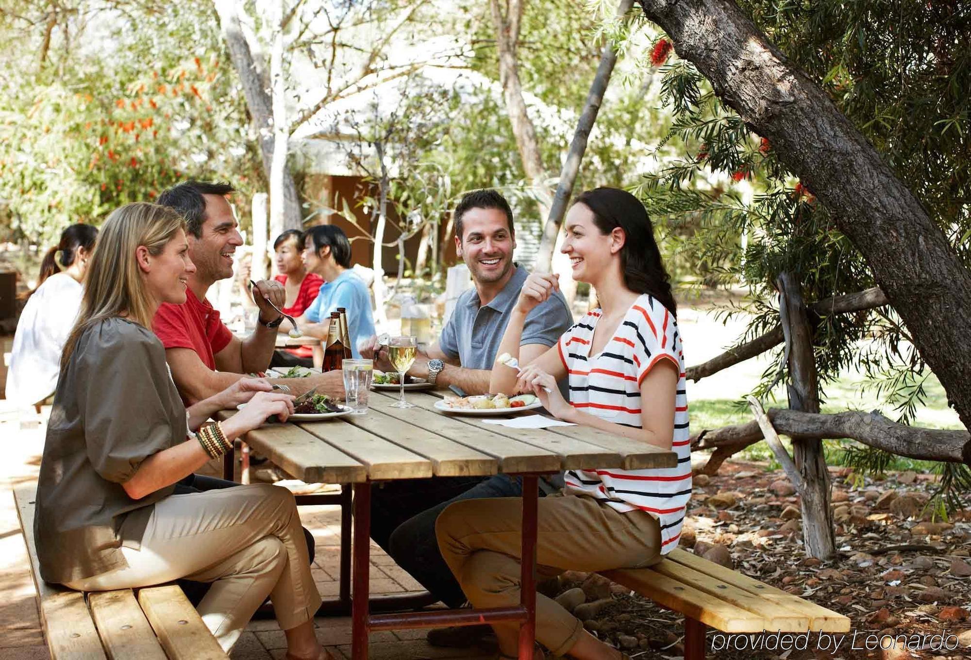 Outback Hotel Ayers Rock Restoran fotoğraf